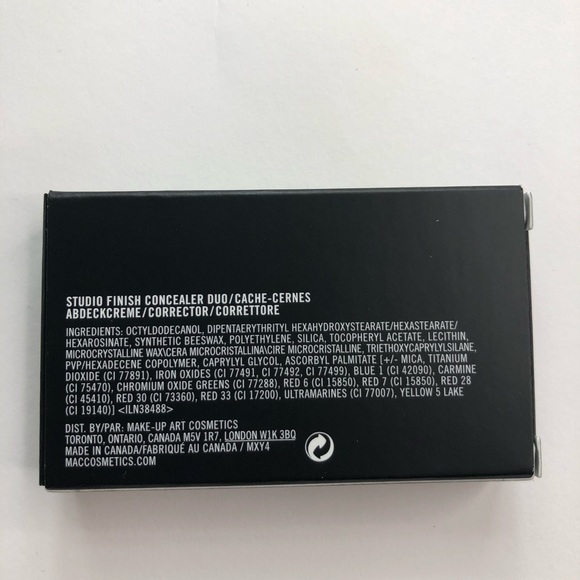 MAC Studio Finish Concealor Palette - Picture 6 of 6